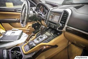 Кай Сервис. Внутреннее оборудование автомобилей Porsche. Работаем...